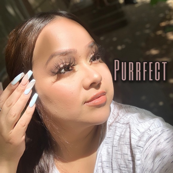 Lashes - Picture 3 of 9